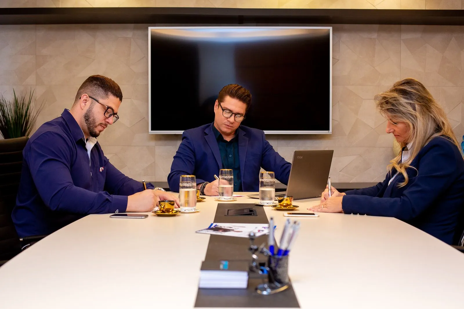 Profissionais da Prestacon em Taguatinga atendendo empresas de Brasília com serviços contábeis