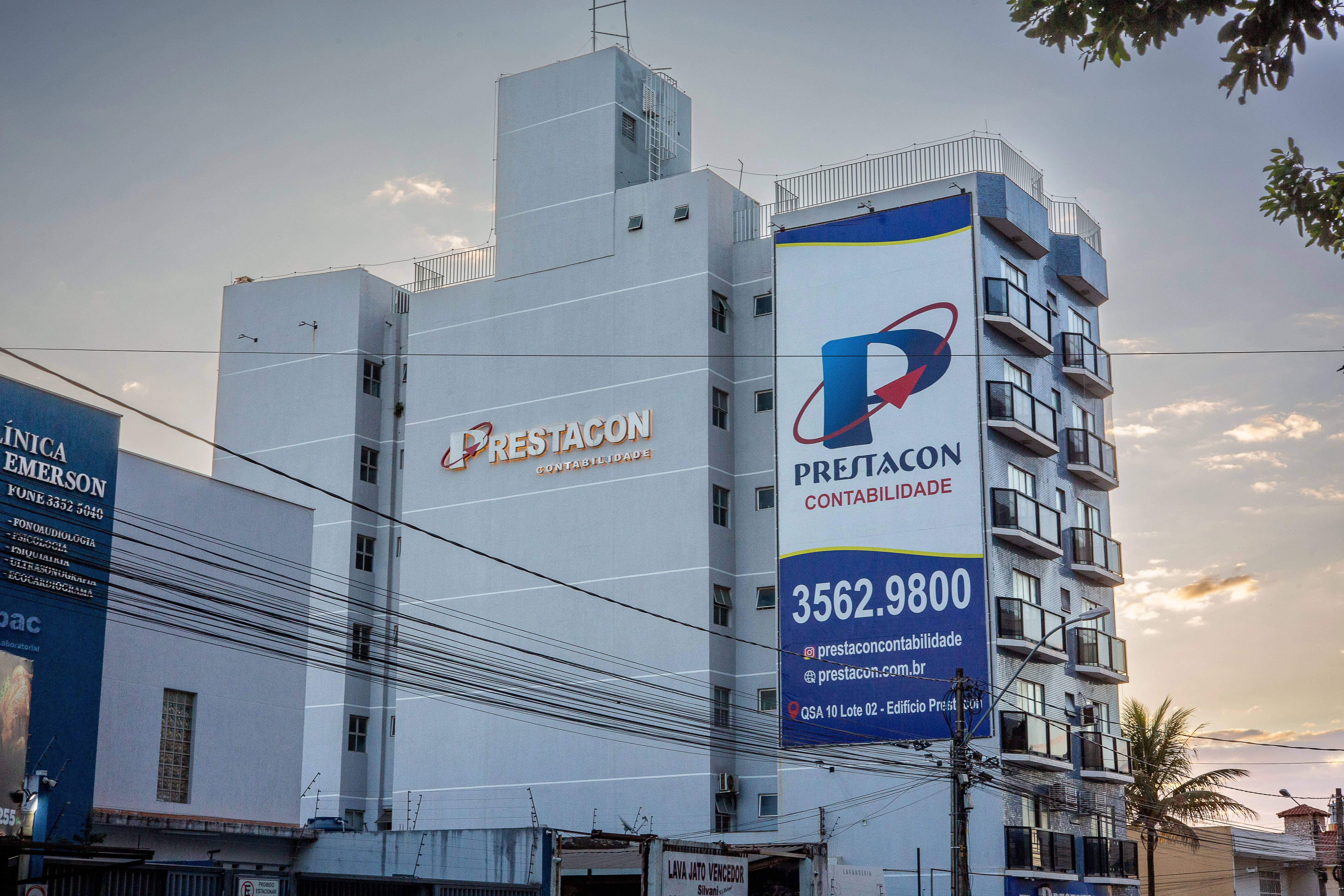 Fachada do escritório de contabilidade da Prestacon que atende todo o Distrito Federal e regiões.